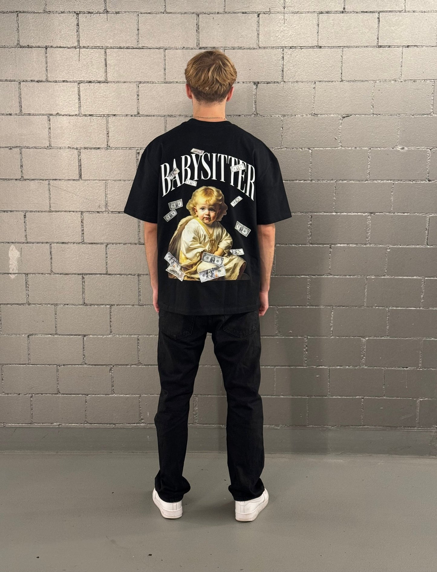 "BABYSITTER" T-SHIRT BLACK